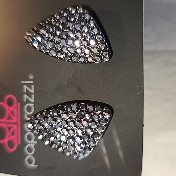 3+/$5 each EARRINGS Supreme Sheen Black post Glitzy SALE